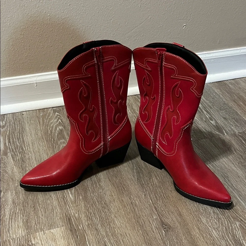 NWOT Red Western Boots - Picture 2 of 4